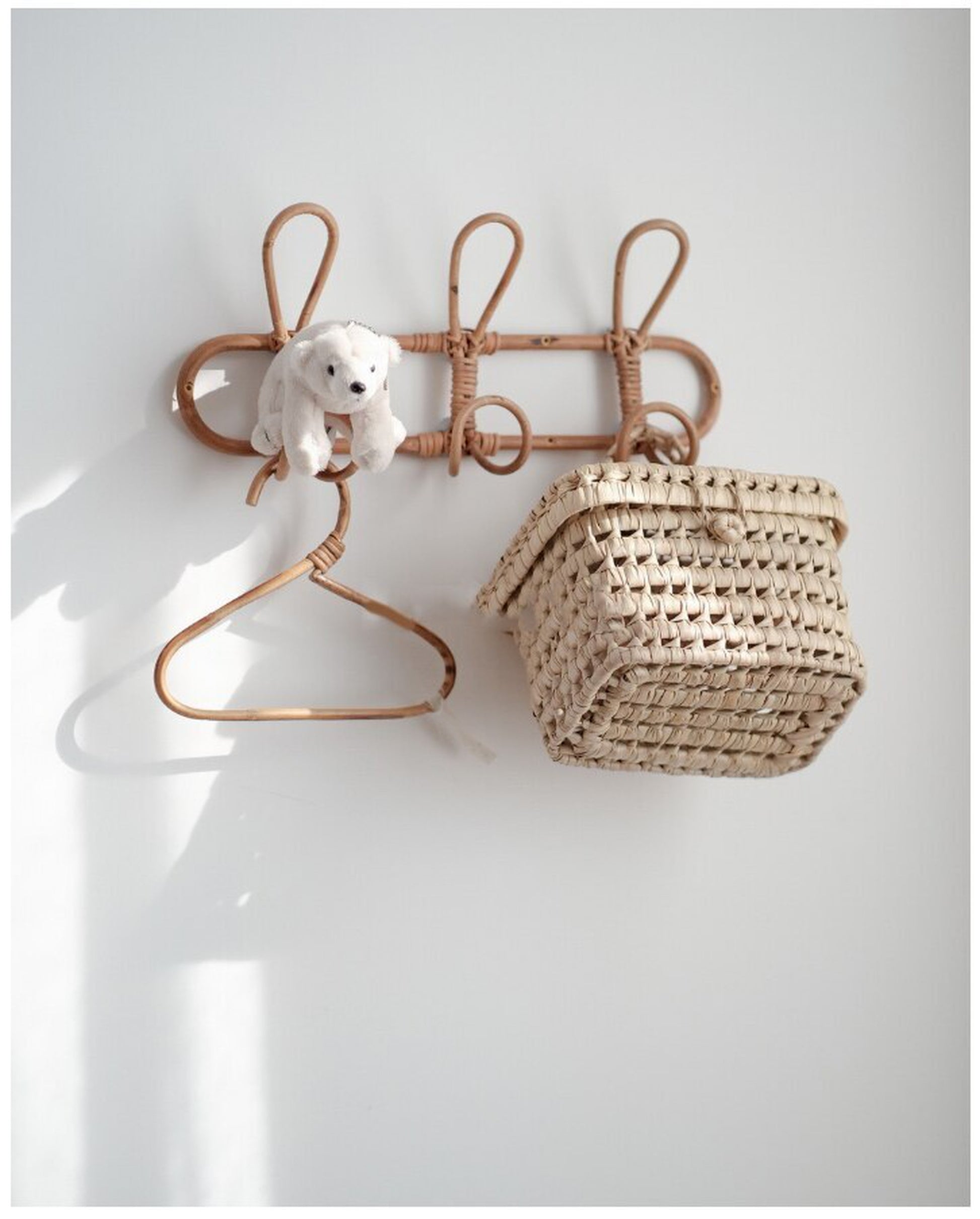 -ラタン 3連 壁掛けフック ナチュラルハンガー掛け【mh0000100】 - mamahalo shop - コートハンガー -  べビー服 - 子供服 - 男の子 - 女の子