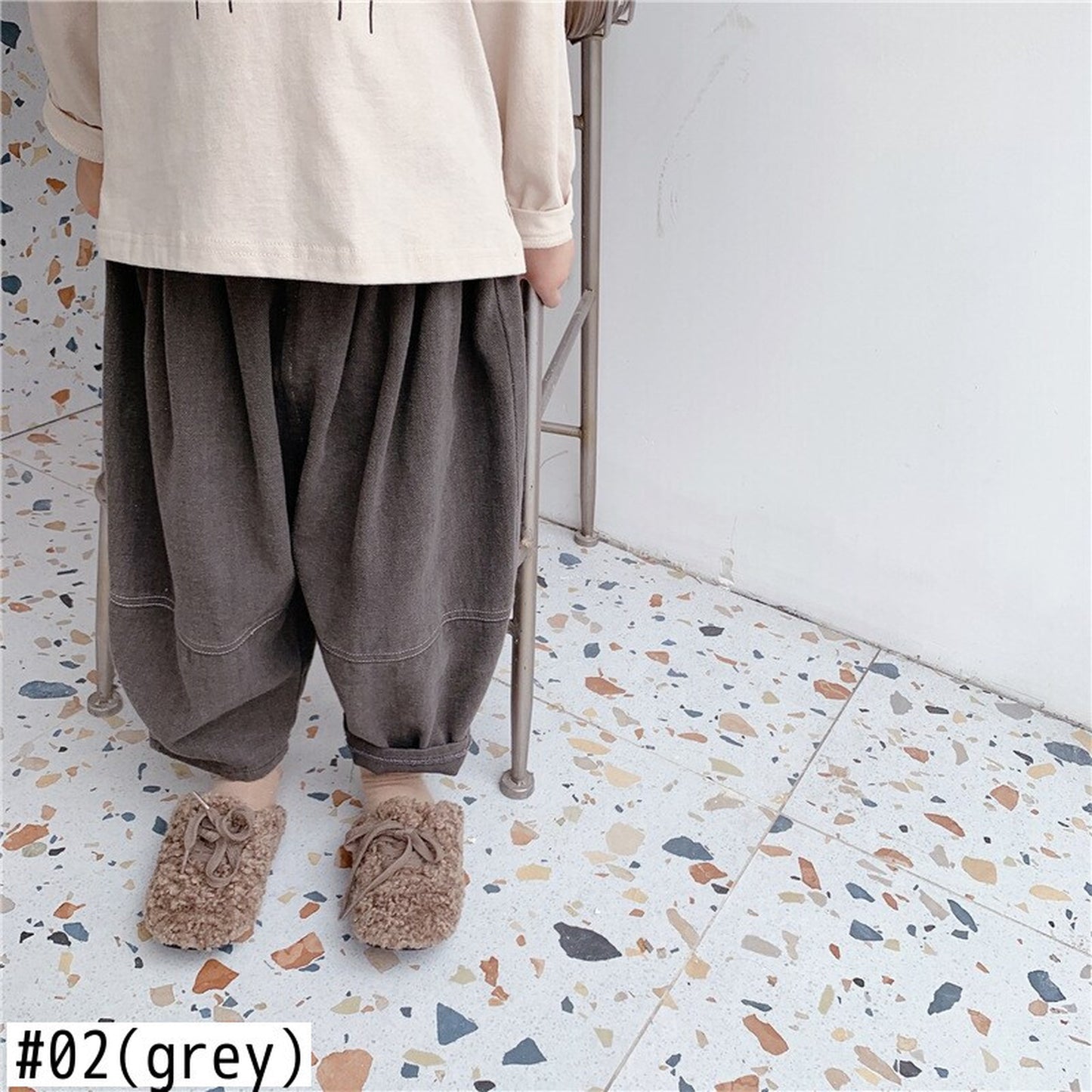 -# キッズパンツ ルーズ 切り替え クロップドパンツ 2カラー【mh0000407】 - mamahalo shop - ロングパンツ・スウェットパンツ -  べビー服 - 子供服 - 男の子 - 女の子