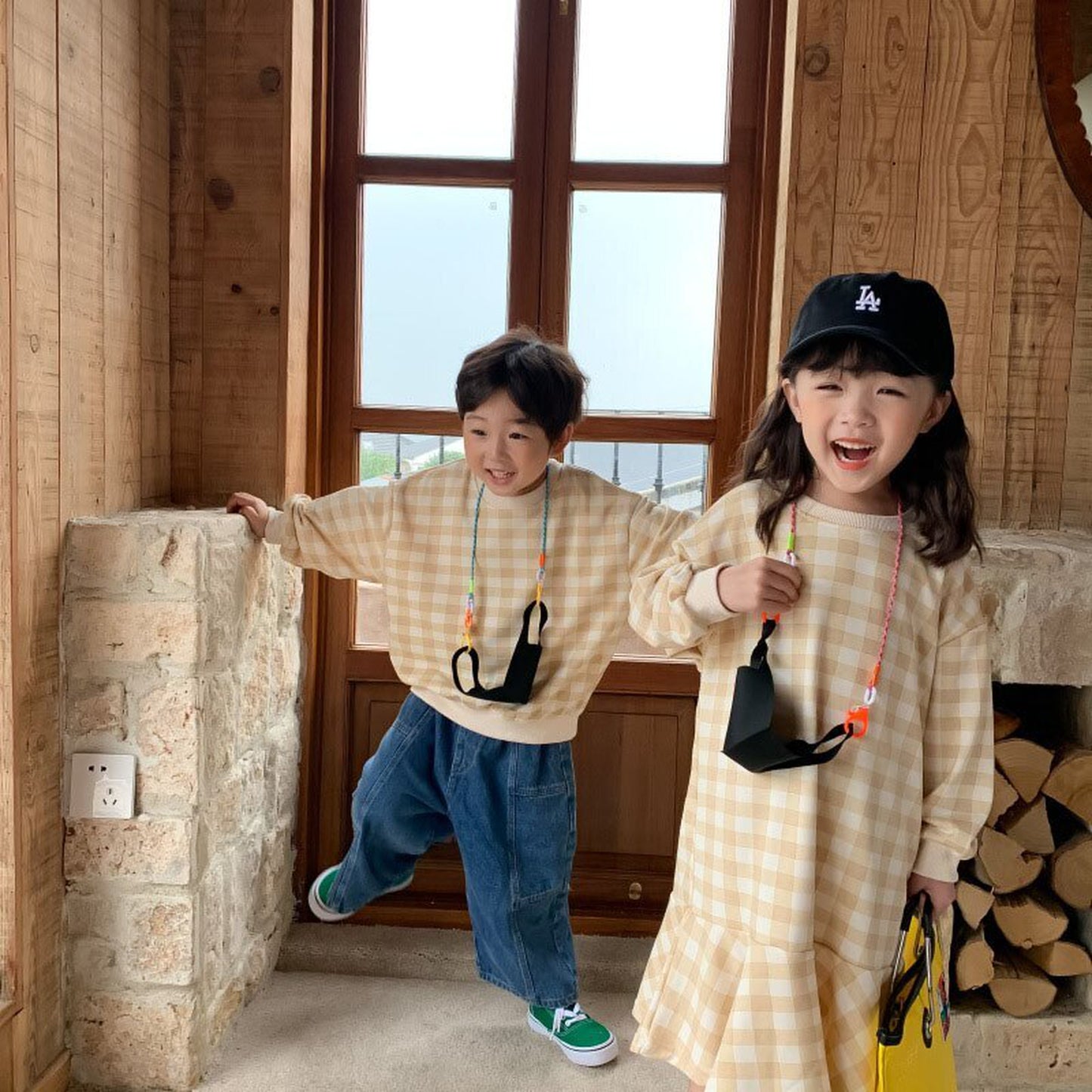 -キッズトップス ワンピース チェック 長袖Tシャツ 長袖フレアワンピース リンクコーデ 兄弟姉妹 お揃いコーデ ピンク/ベージュ/2カラー【mh0000062】 - mamahalo shop - 長袖ワンピース -  べビー服 - 子供服 - 男の子 - 女の子