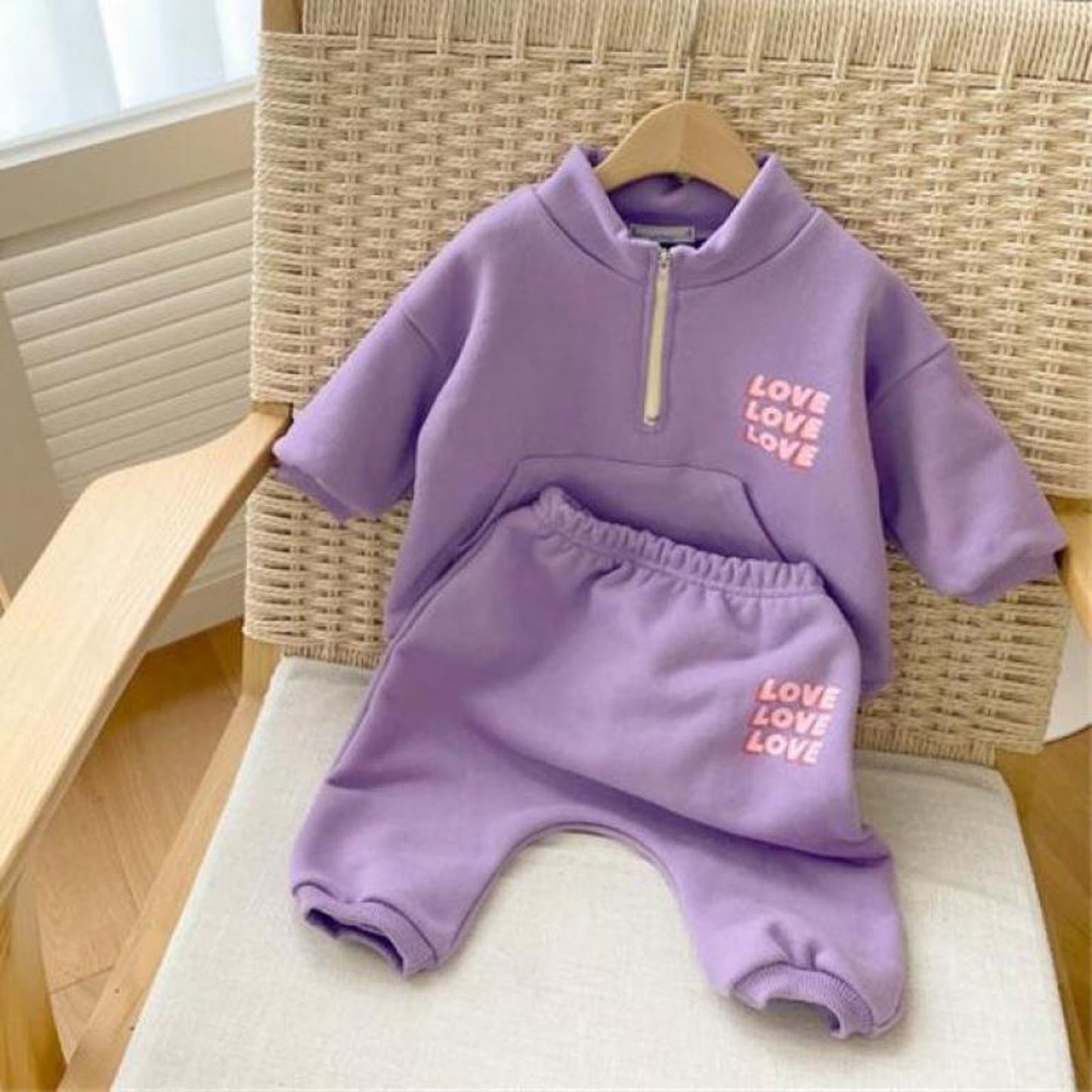 -キッズ セットアップ ロゴ スウェット トップス パンツ【mh0000201】 - mamahalo shop - 長袖セットアップ -  べビー服 - 子供服 - 男の子 - 女の子