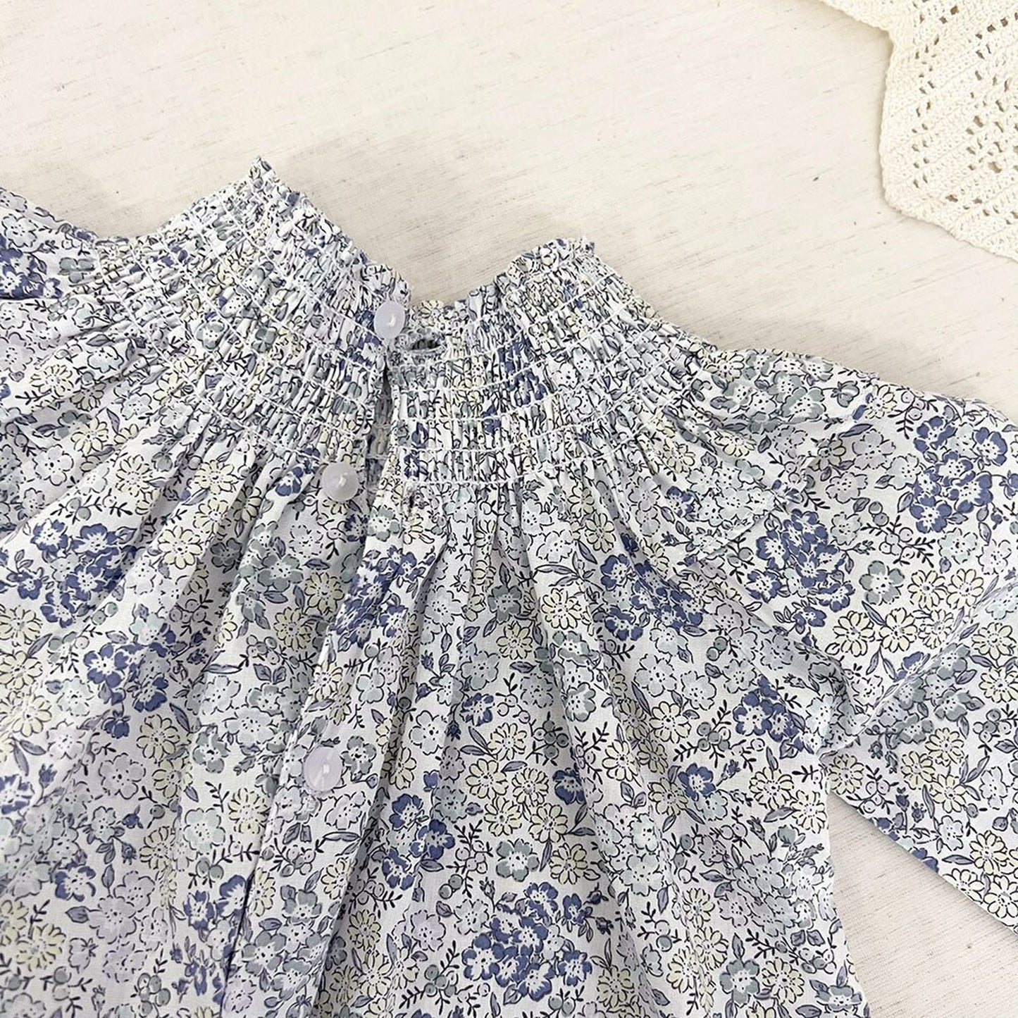 -ベビー キッズ フラワー シャーリング ボトルネック ブラウス トップス - mamahalo shop - 長袖シャツ・ブラウス -  べビー服 - 子供服 - 男の子 - 女の子