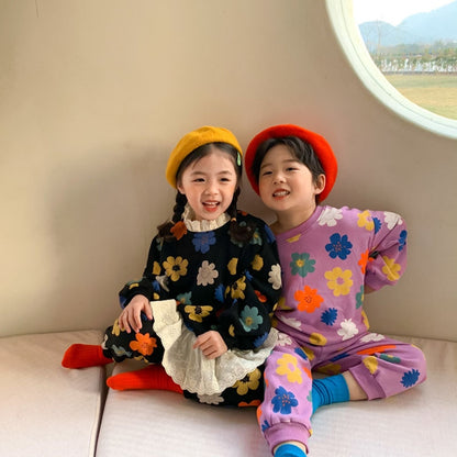 -キッズ カラフル レトロフラワー ボーイズ ガールズ 長袖 トップス パンツ セットアップ ブラック パープル リンク 兄弟 姉妹 お揃い コーデ【mh0002297】 - mamahalo shop - 長袖セットアップ -  べビー服 - 子供服 - 男の子 - 女の子