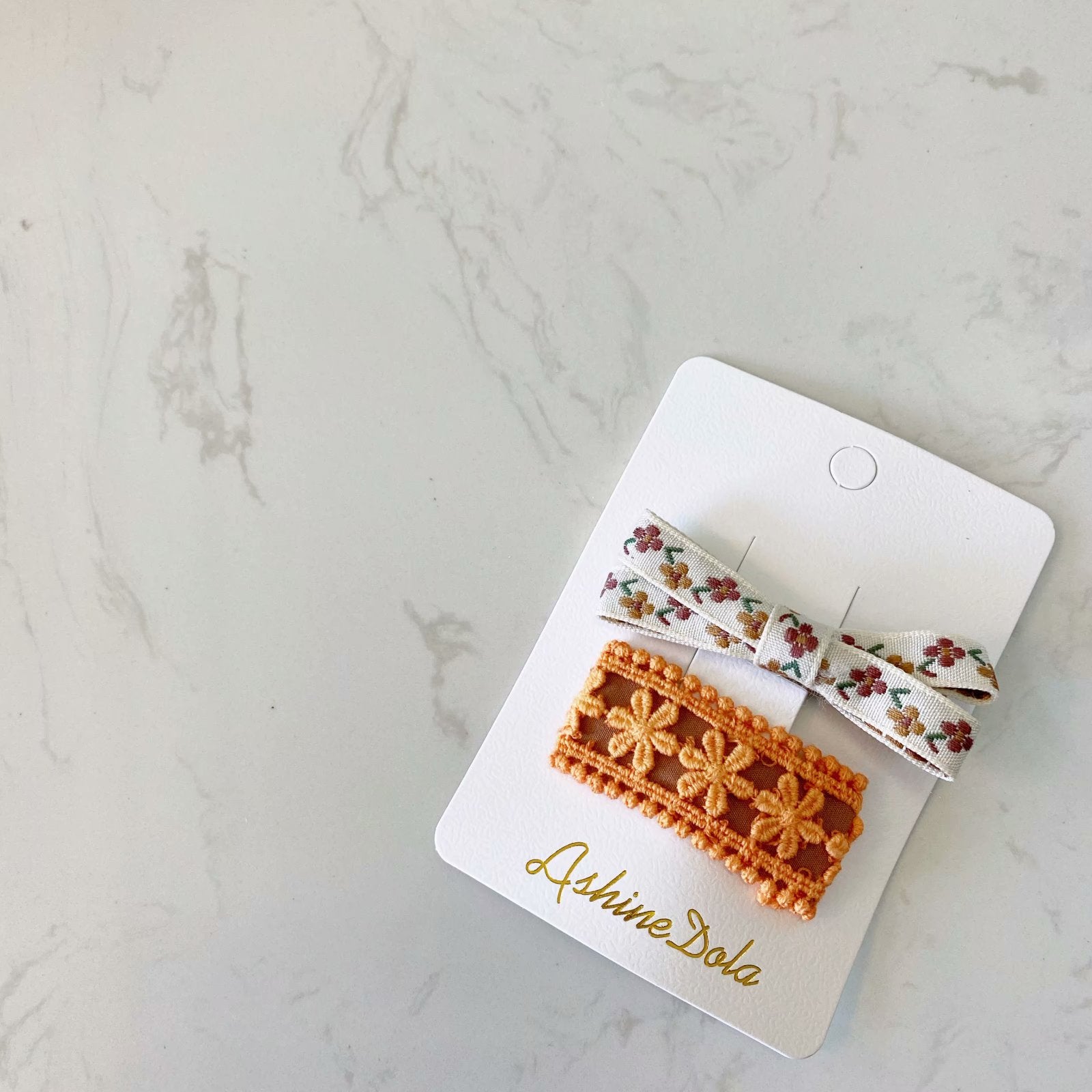 -キッズ レース フラワー ヘアピン ヘアアクセサリー パッチンピン 2個 セット - mamahalo shop - ヘアアクセサリー -  べビー服 - 子供服 - 男の子 - 女の子