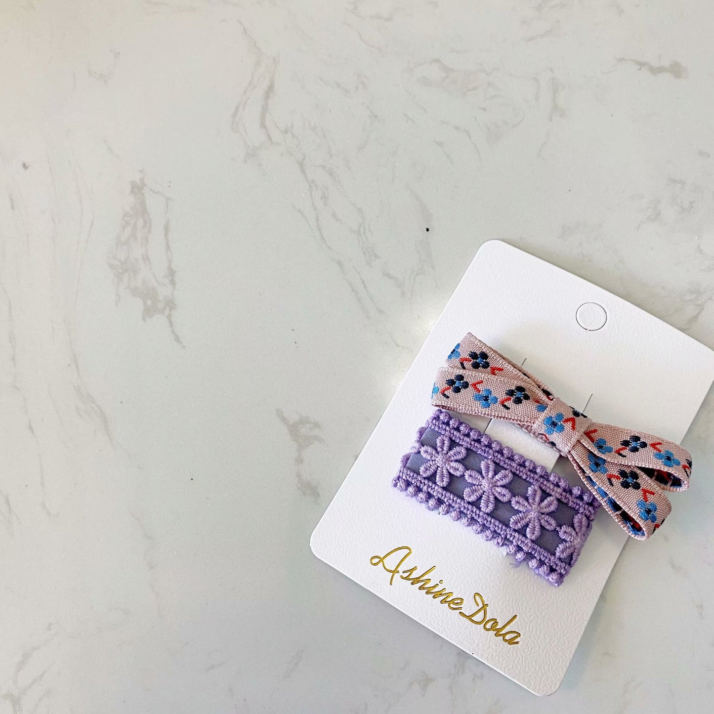 -キッズ レース フラワー ヘアピン ヘアアクセサリー パッチンピン 2個 セット - mamahalo shop - ヘアアクセサリー -  べビー服 - 子供服 - 男の子 - 女の子