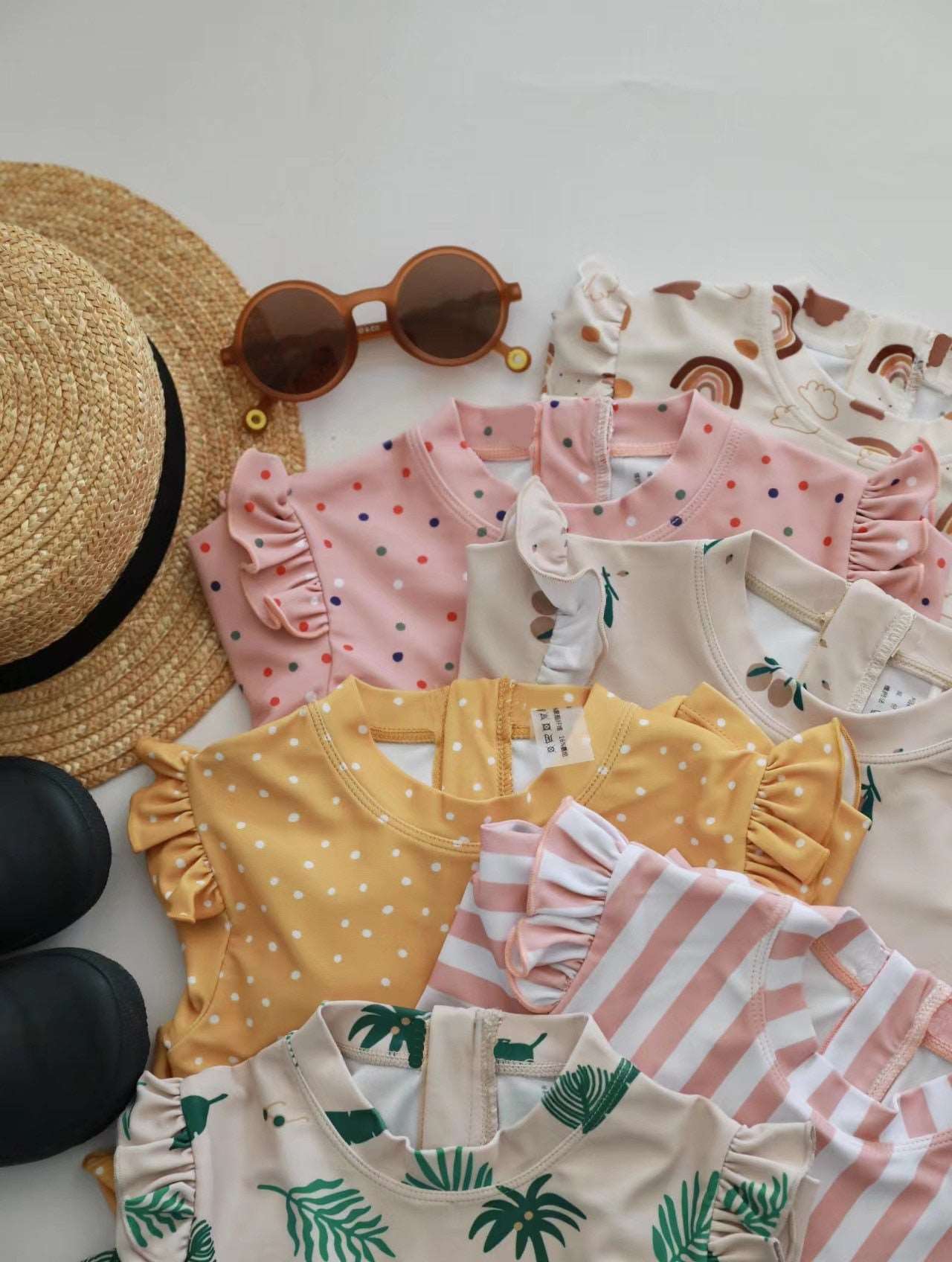 -キッズ ガールズ 女の子 ワンピース 水着 スイムウェア ラッシュガード 帽子 セット【mh0001414】 - mamahalo shop - ベビー用水着 -  べビー服 - 子供服 - 男の子 - 女の子