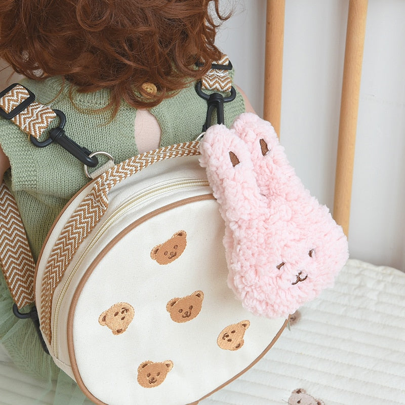 -ベビー くま ベア 刺繍 バックパック 円形 リュック 鞄【mh0000985】 - mamahalo shop - メッセンジャーバッグ -  べビー服 - 子供服 - 男の子 - 女の子