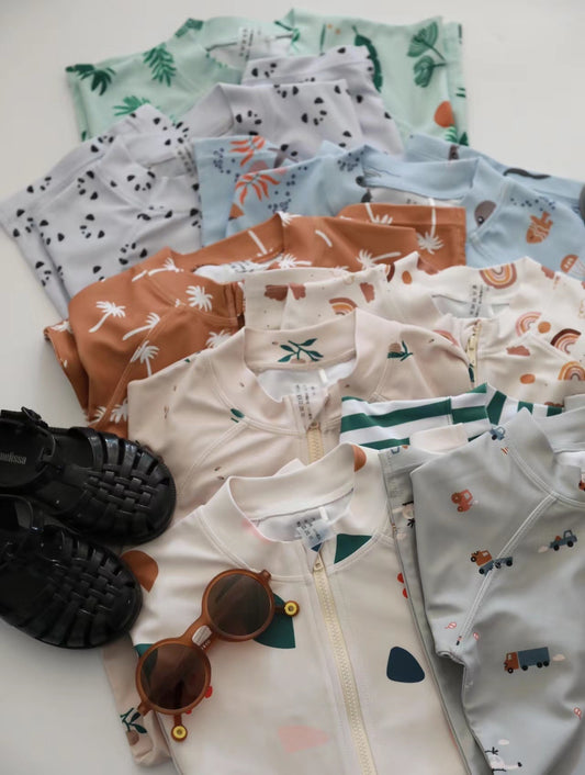 -キッズ ボーイズ 水着 セット 長袖 トップス パンツ ラッシュガード スイムウェア 帽子 セット【mh0001541】 - mamahalo shop - ベビー用水着 -  べビー服 - 子供服 - 男の子 - 女の子