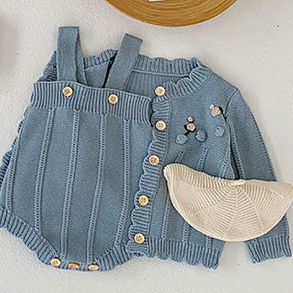 -ベビー ニット セットアップ フラワー 刺繍 カーディガン サスペンダー ロンパースベビー ニット セットアップ フラワー 刺繍 カーディガン サスペンダー ロンパース【mh0001024】 - mamahalo shop - カーディガン・パーカー -  べビー服 - 子供服 - 男の子 - 女の子