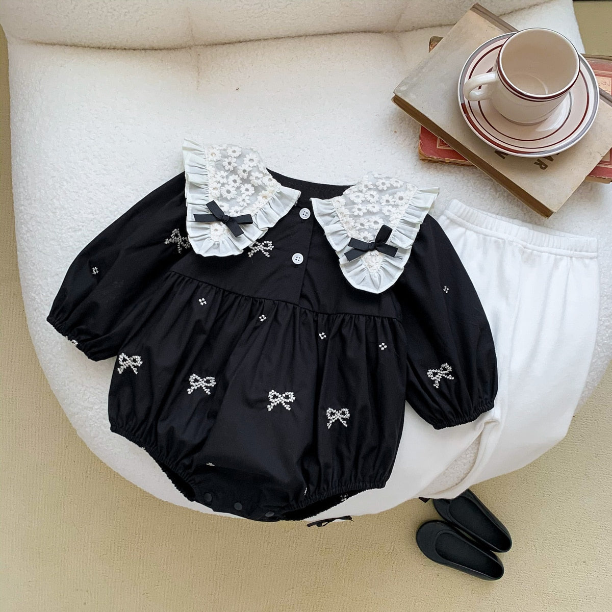 -☺︎ ベビー フラワー レース リボン 長袖 ロンパース ワンピース 足つきレギンスパンツ タイツ - mamahalo shop - 長袖ロンパース -  べビー服 - 子供服 - 男の子 - 女の子