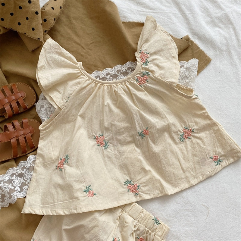 -キッズ セットアップ フラワー 刺繍 フリル ノースリーブ ブラウス トップス フリル ショートパンツ - mamahalo shop - ノースリーブセットアップ -  べビー服 - 子供服 - 男の子 - 女の子
