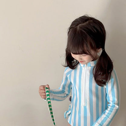 -キッズ 長袖 ワンピース 水着 ストライプ ラッシュガード スイムウェア 帽子 セット【mh0001521】 - mamahalo shop - ベビー用水着 -  べビー服 - 子供服 - 男の子 - 女の子