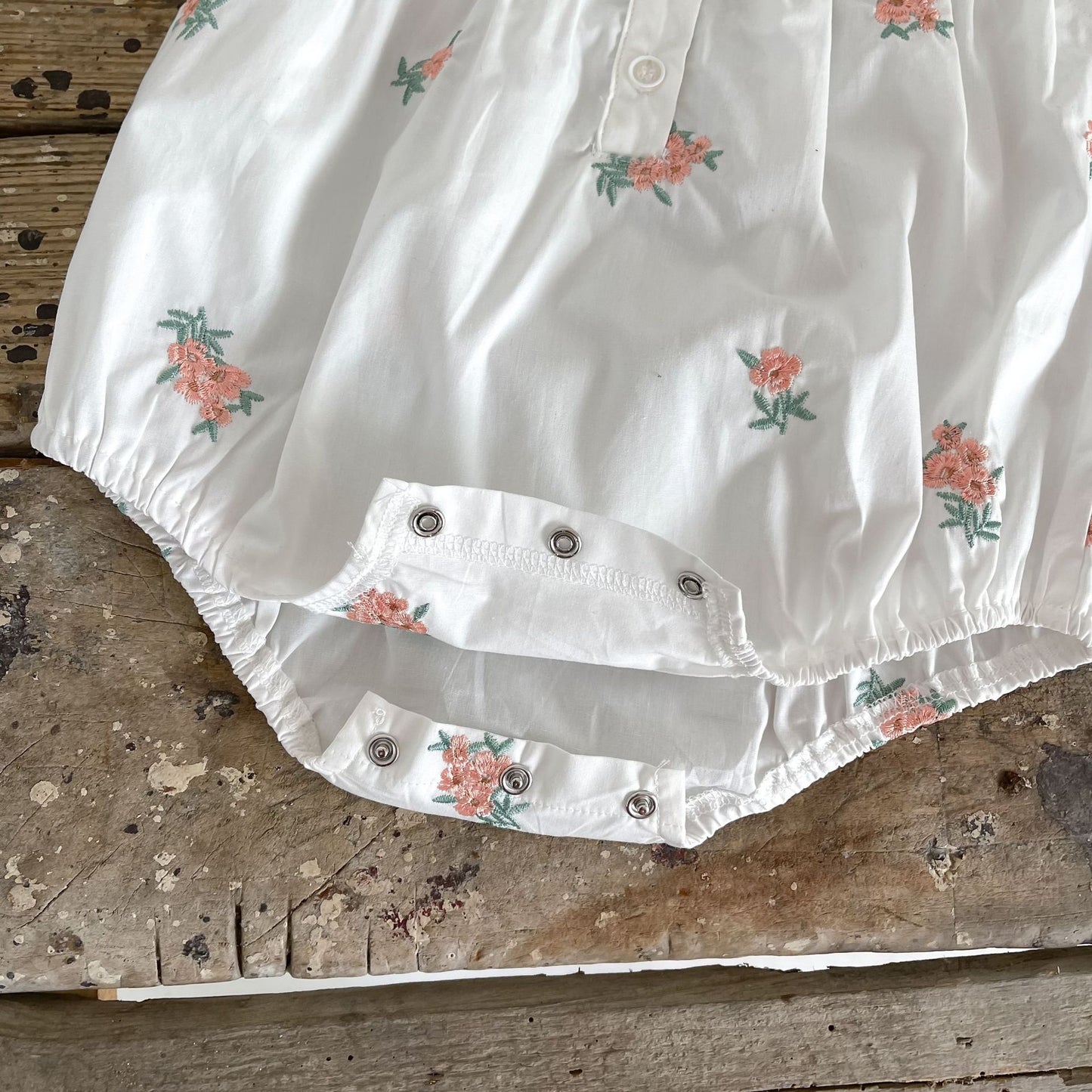 -ベビー フラワー 刺繍 フリル ロンパース ボンネット 帽子 セット - mamahalo shop - 半袖ロンパース -  べビー服 - 子供服 - 男の子 - 女の子