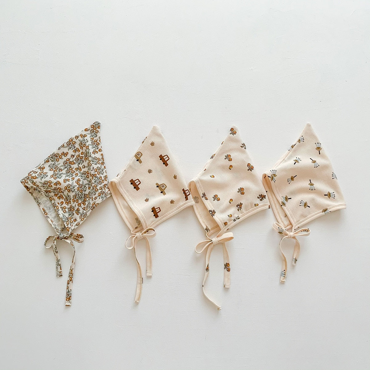 -ベビー ワッフル プリント ボンネット 帽子 フラワー 車 くるま 恐竜 ダイナソー - mamahalo shop - ベビー用帽子 -  べビー服 - 子供服 - 男の子 - 女の子