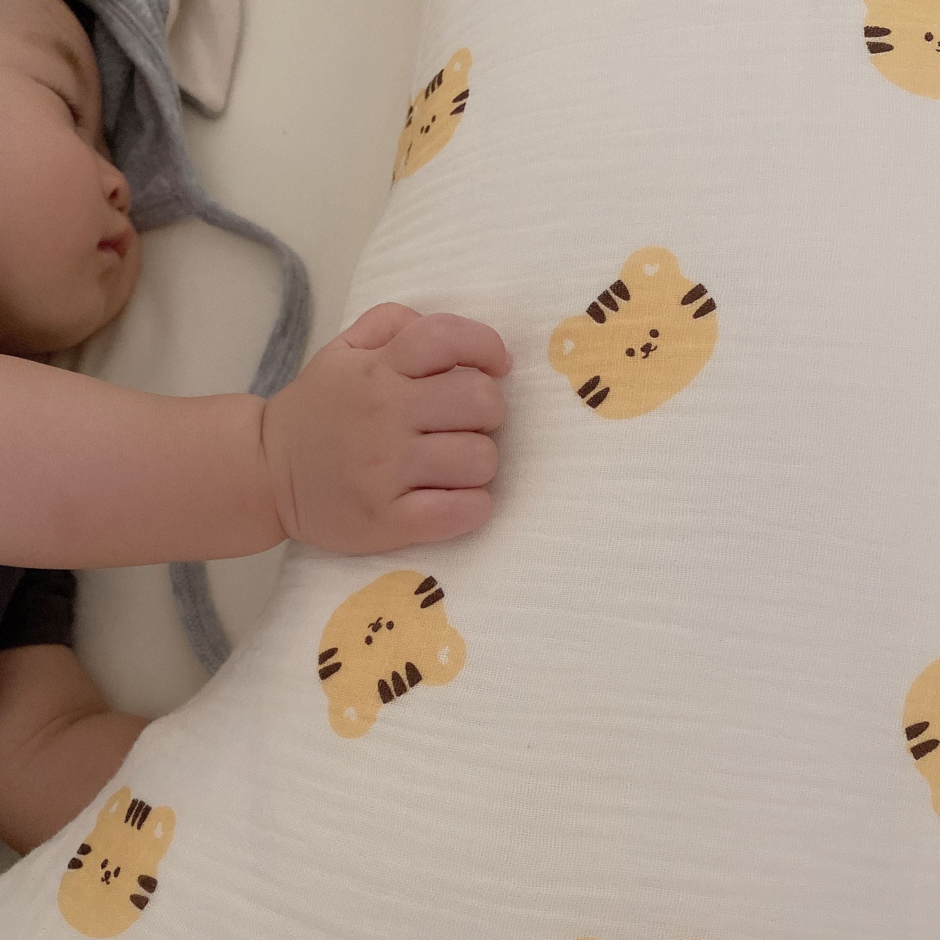 -ベビー ムーンピロー 抱き枕 月 枕 ピロー くま ベア うさぎ バニー タイガー 虎 - mamahalo shop - ベビー寝具 -  べビー服 - 子供服 - 男の子 - 女の子