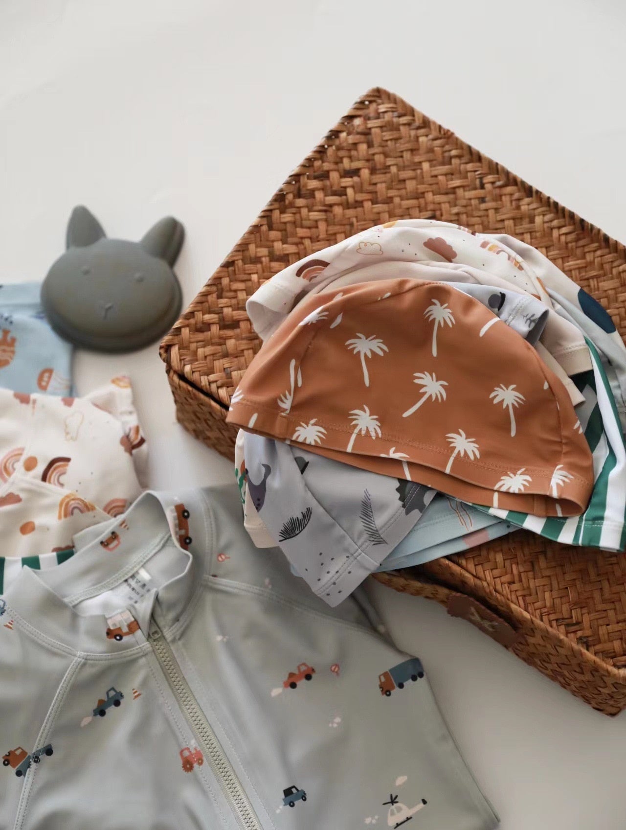 -キッズ ボーイズ 水着 セット 長袖 トップス パンツ ラッシュガード スイムウェア 帽子 セット【mh0001541】 - mamahalo shop - ベビー用水着 -  べビー服 - 子供服 - 男の子 - 女の子