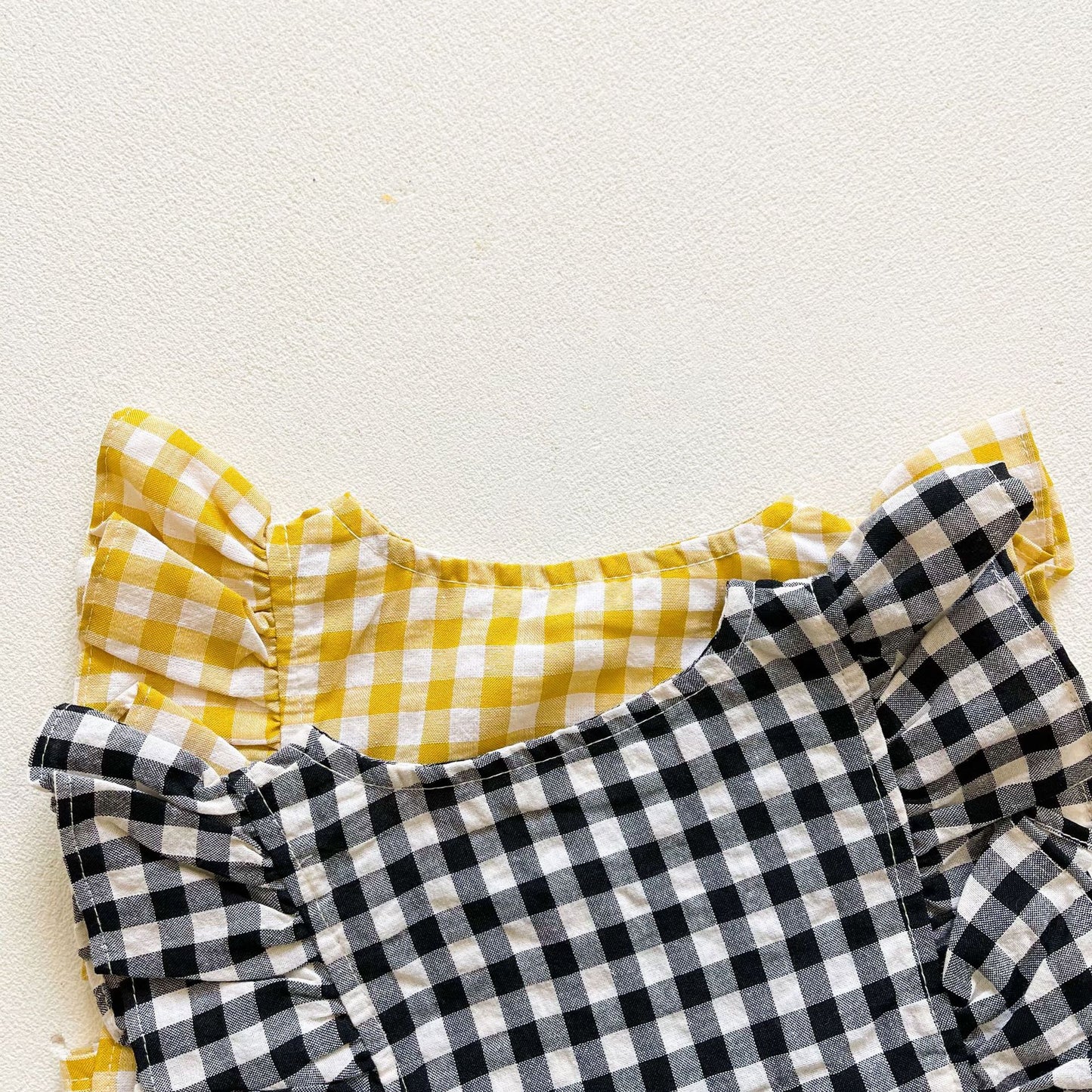 -ベビー ギンガム チェック フリル ノースリーブ ロンパース リボン ヘアバンド セット【mh0001961】 - mamahalo shop - ノースリーブセットアップ -  べビー服 - 子供服 - 男の子 - 女の子