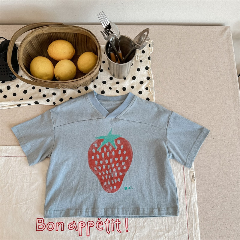 -キッズ いちご ストロベリー Vネック 半袖 Tシャツ トップス - mamahalo shop - 半袖Tシャツ -  べビー服 - 子供服 - 男の子 - 女の子