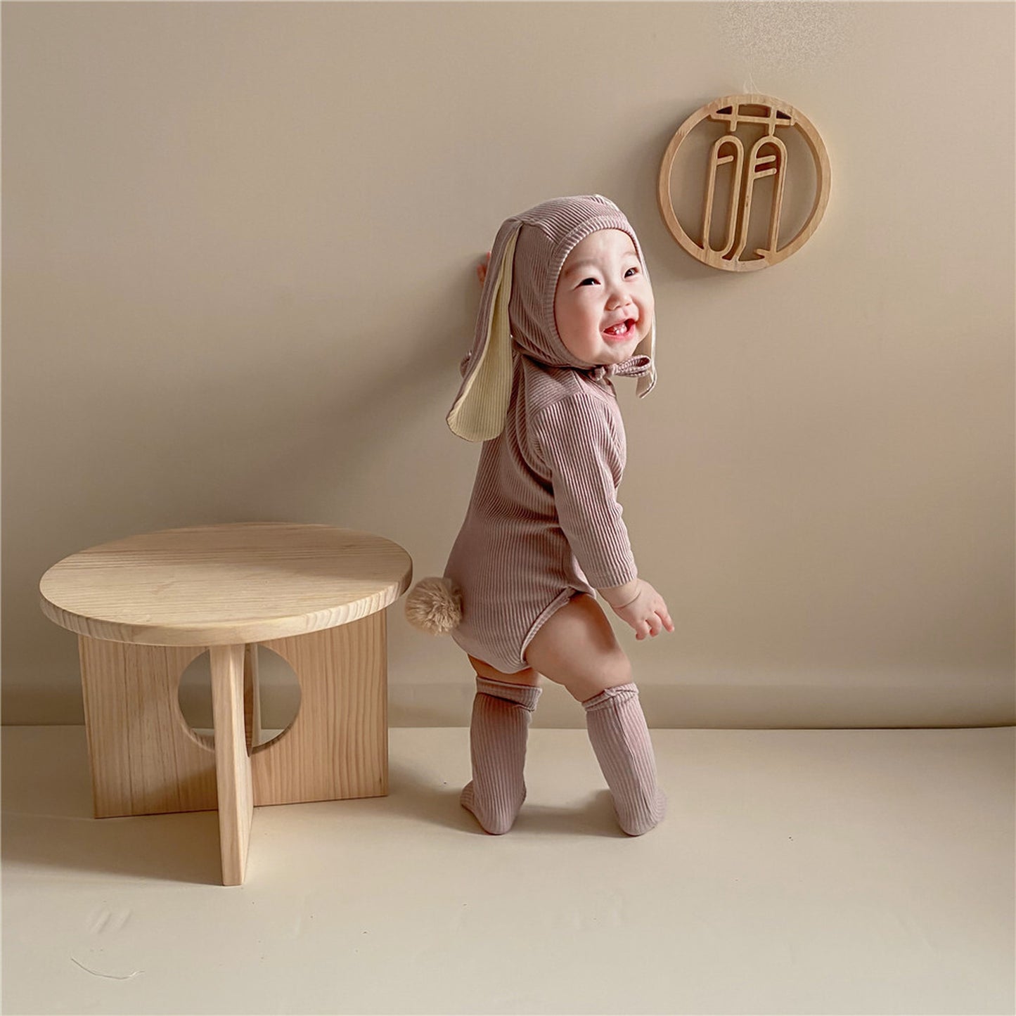 -ベビーロンパース しっぽ付き 長袖ロンパース うさ耳帽子 お揃い靴下 3点セット【mh0000384】 - mamahalo shop - 長袖ロンパース -  べビー服 - 子供服 - 男の子 - 女の子