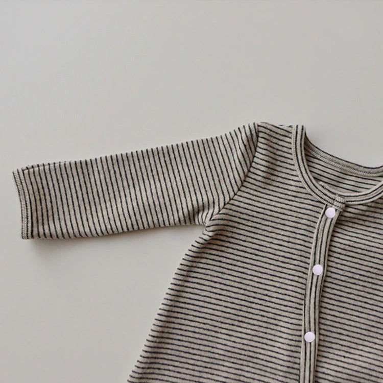 -ベビー ボーダー 足つき ロンパース ぽんぽん帽子 セット【mh0000050】 - mamahalo shop - 長袖ロンパース -  べビー服 - 子供服 - 男の子 - 女の子