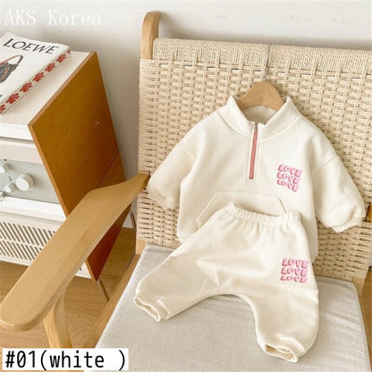 -キッズ セットアップ ロゴ スウェット トップス パンツ【mh0000201】 - mamahalo shop - 長袖セットアップ -  べビー服 - 子供服 - 男の子 - 女の子