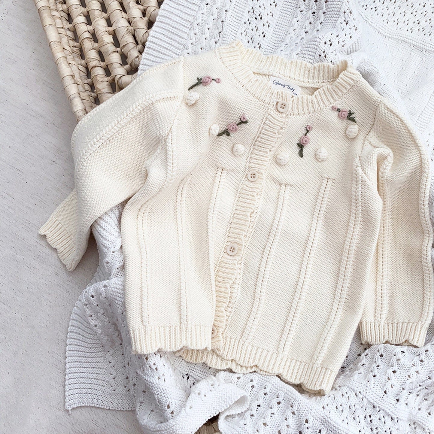 カーディガン・パーカー Beige / 9M 73cm ベビー キッズ ニット フラワー 刺繍 カーディガン【mh0000248】