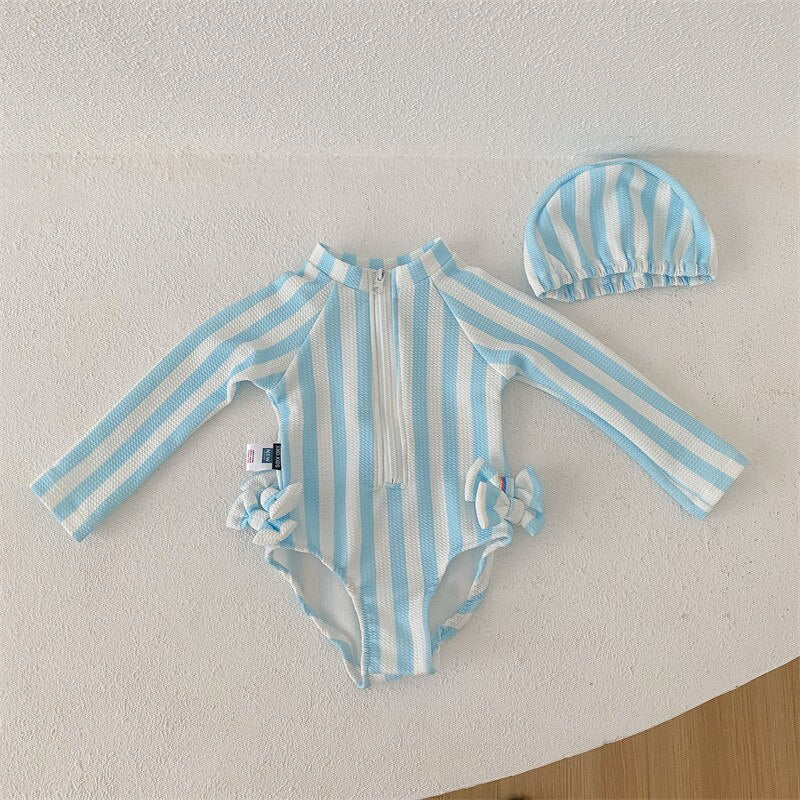 -キッズ 長袖 ワンピース 水着 ストライプ ラッシュガード スイムウェア 帽子 セット【mh0001521】 - mamahalo shop - ベビー用水着 -  べビー服 - 子供服 - 男の子 - 女の子