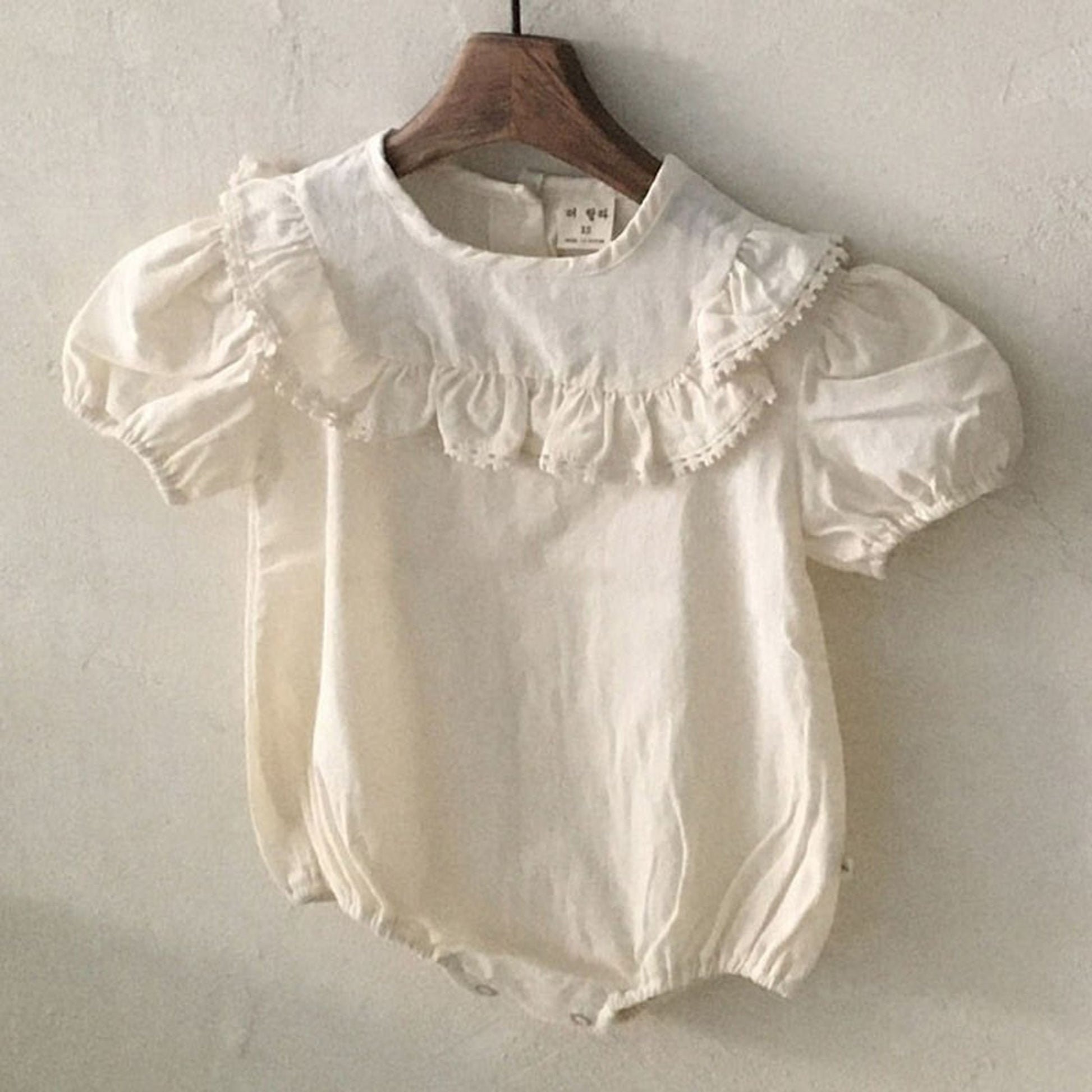 -ベビー フリルカラー 半袖 パフスリーブ ロンパース - mamahalo shop - 半袖ロンパース -  べビー服 - 子供服 - 男の子 - 女の子