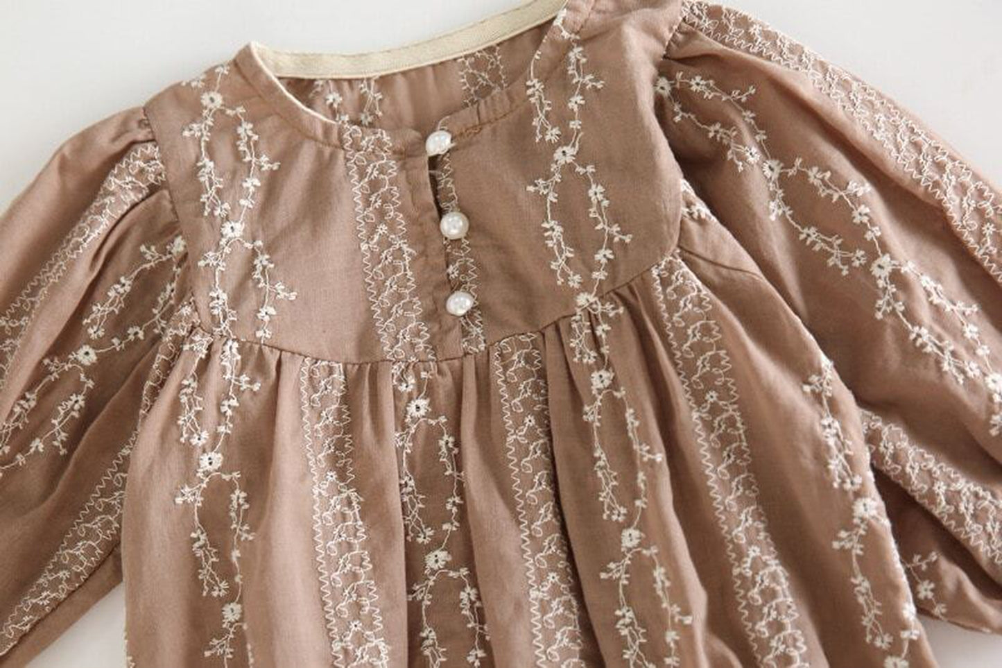 -ベビー 刺繍 フラワー パール レース 長袖ロンパース【mh0000207】 - mamahalo shop - 長袖ロンパース -  べビー服 - 子供服 - 男の子 - 女の子