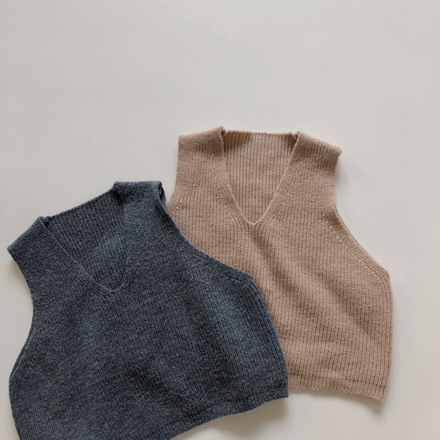 -キッズ ニットベスト シンプルベーシック 2カラー【mh0000235】 - mamahalo shop - ベスト -  べビー服 - 子供服 - 男の子 - 女の子