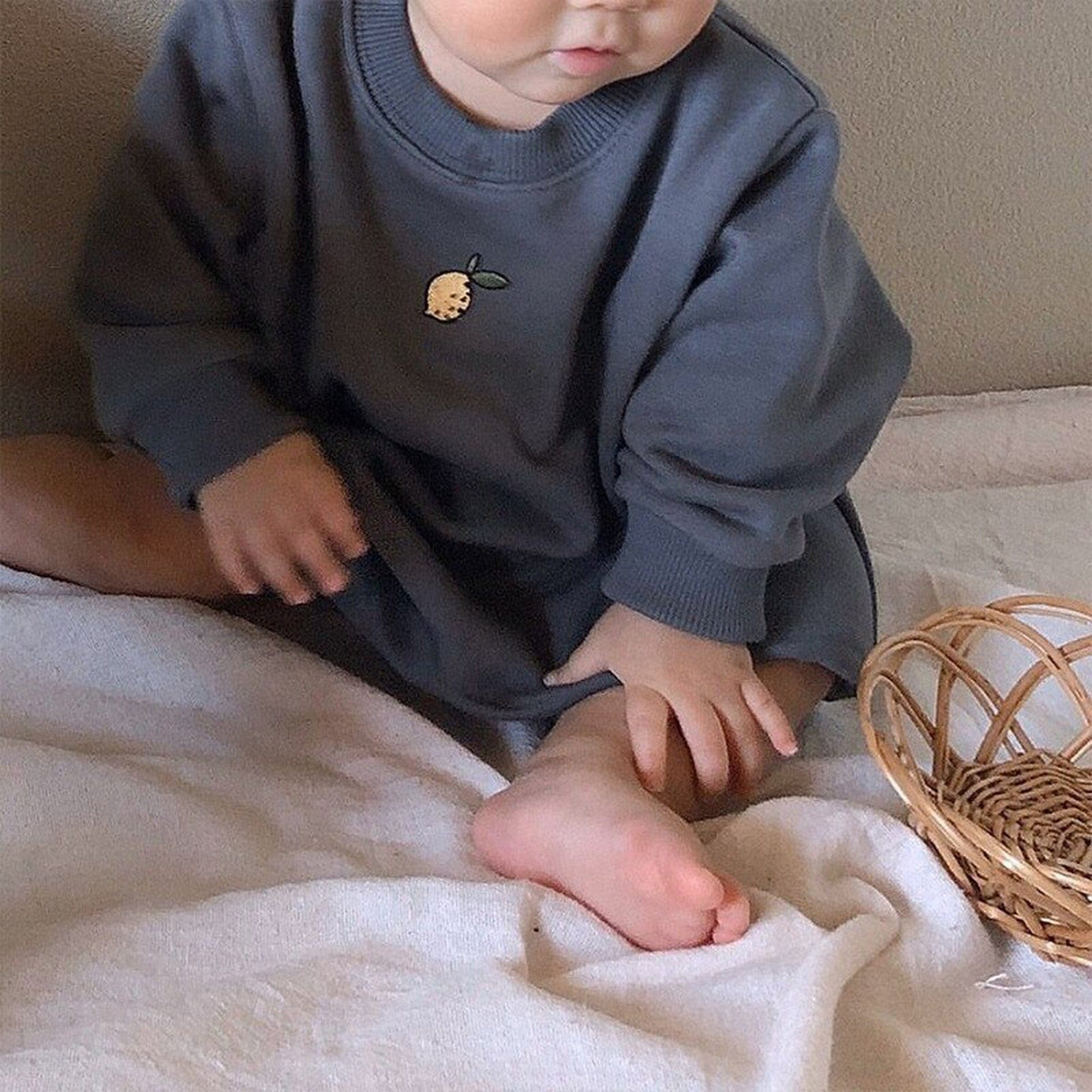 長袖ロンパース ベビーロンパース レモン刺繍ワンポイント 長袖ボディスーツ グレー/ホワイト/ピンク/3カラー【mh0000418】