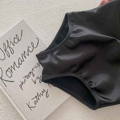 ベビー用水着 キッズ 水着 ワンピース ブラック バックリボン フリル 帽子 セット スイムウェア【mh0001891】