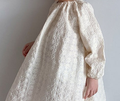 -ベビーキッズ フラワー 刺繍 エプロン ワンピース ロンパース【mh0000064】 - mamahalo shop - 長袖ロンパース -  べビー服 - 子供服 - 男の子 - 女の子