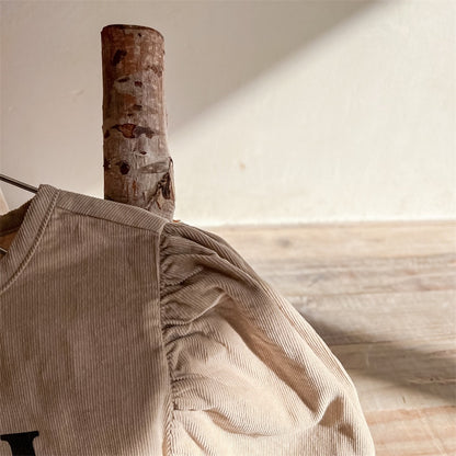 -キッズ コーデュロイ レター ロゴ パフスリーブ 長袖ブラウス トップス - mamahalo shop - 長袖シャツ・ブラウス -  べビー服 - 子供服 - 男の子 - 女の子